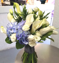 WD013  馬蹄蘭玫瑰結婚花球